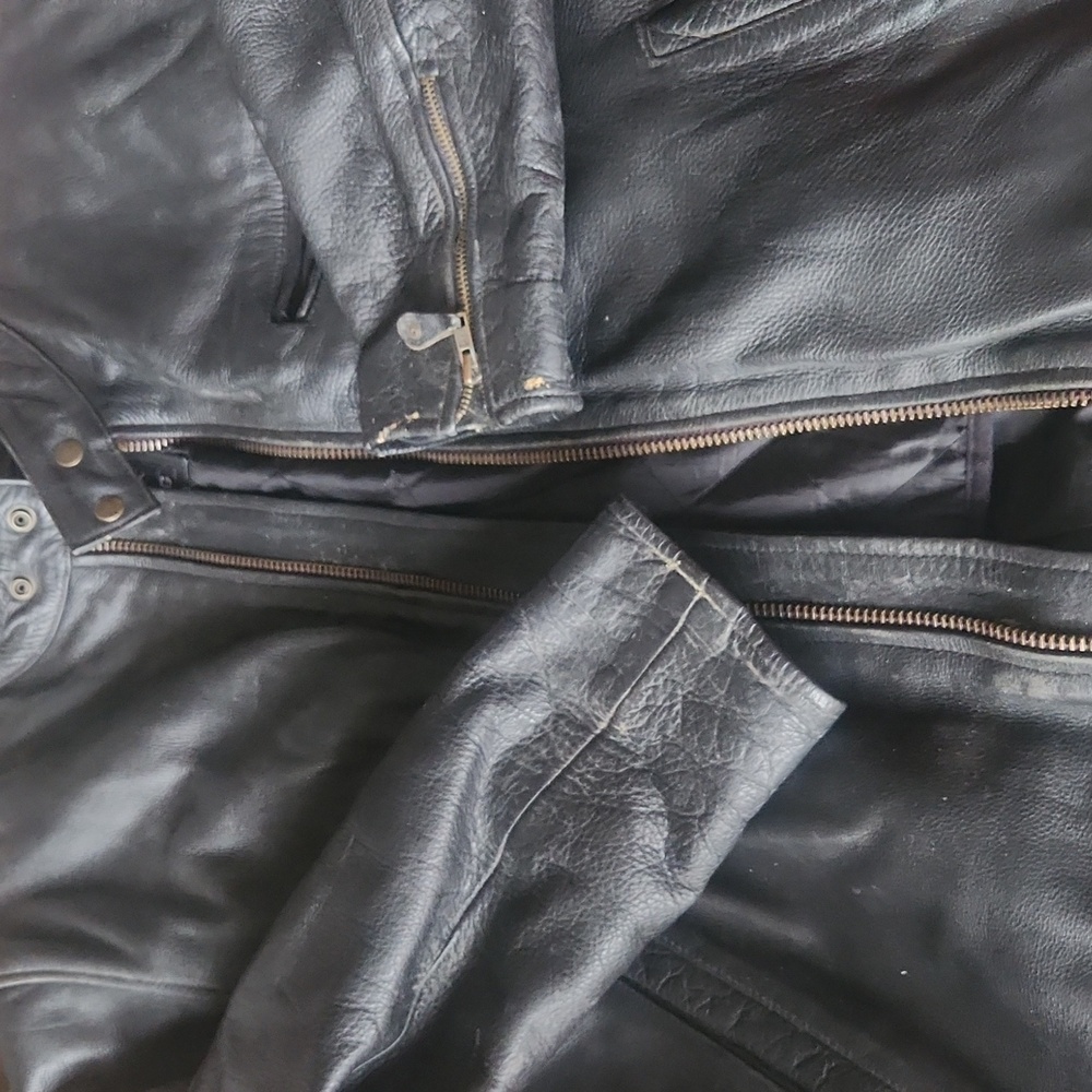 Men's Leather Jacket - Picture 4 of 5